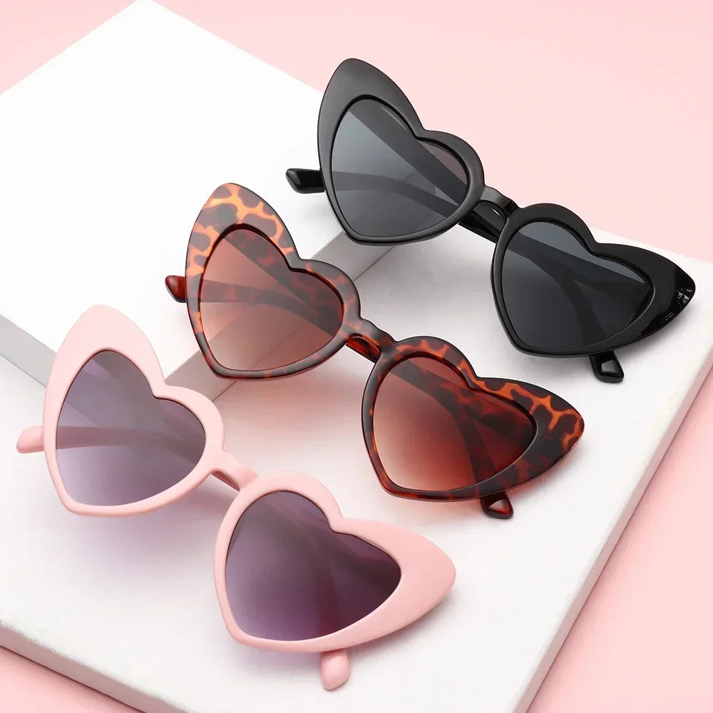 Love Heart Shaped Sunglasses Women Big Frame Fashion Cute Sexy Retro Cat Eye Vintage Sun Glasses UV400 Protection Unisex Eyewear