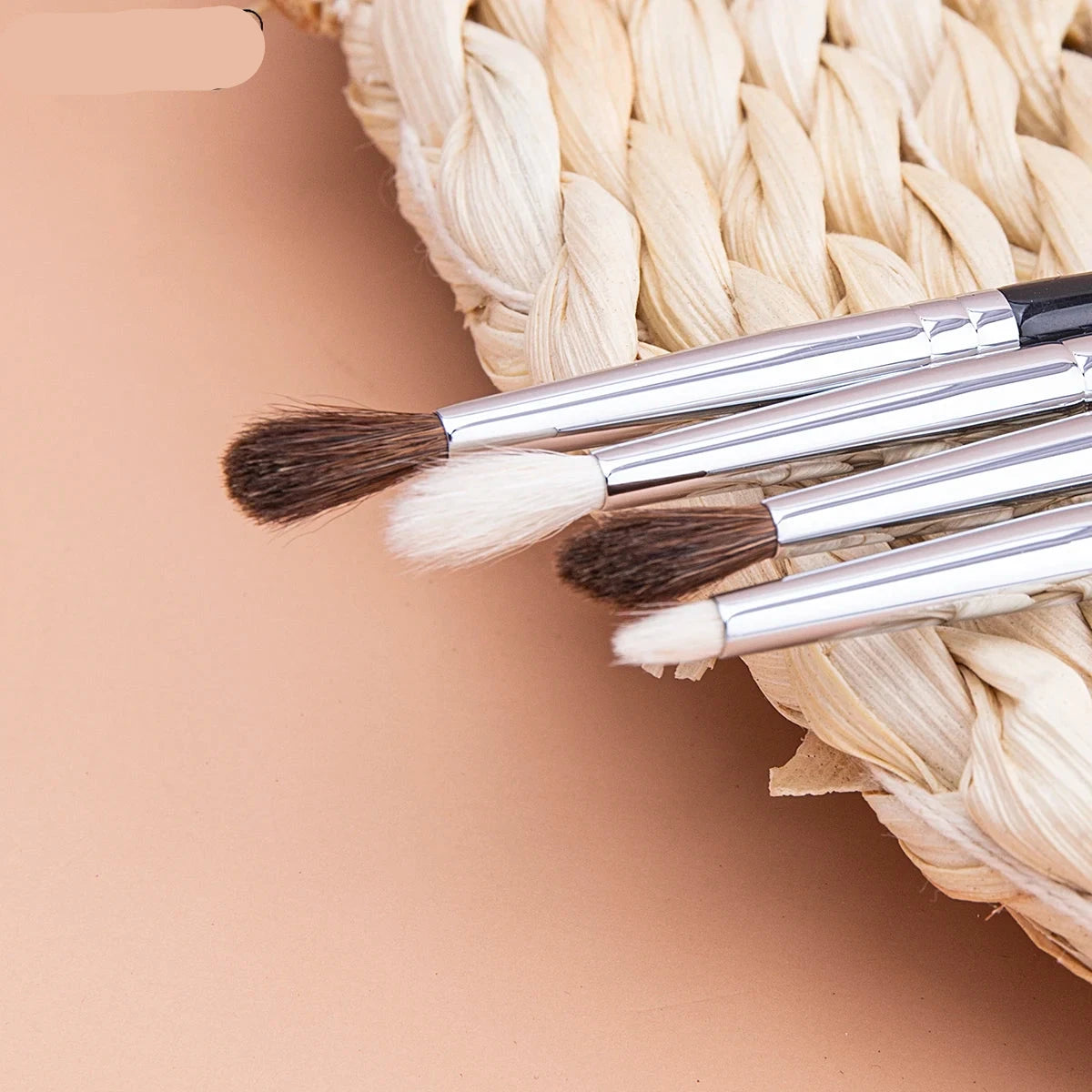 Small Crease Brush Fluffy Goat Hair / Horse Hair Precise Tapered Crease Makeup Tool Mini Pointed Eyeshadow Blending Makeup Brush